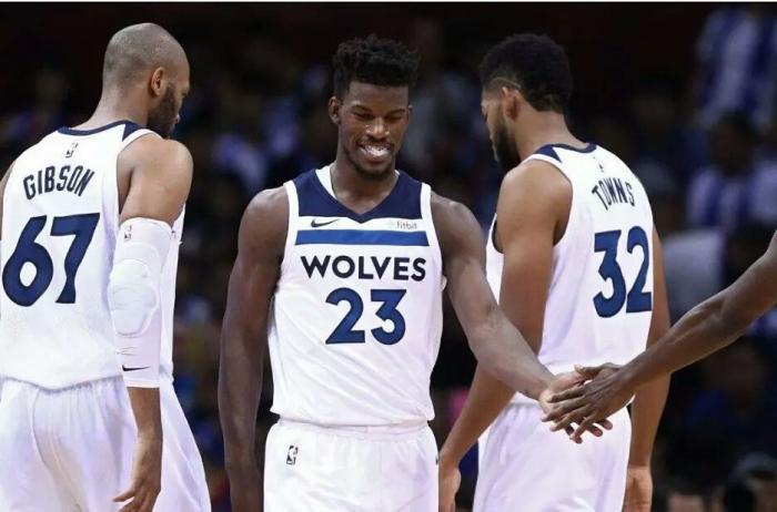 阿里纳斯：湖人总在尝试高难度出手，文森特都无视詹姆斯要球（阿里纳斯：湖人过于迷恋高难度投篮，文森特多次无视詹姆斯要球）