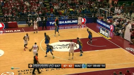 西甲：皇马主场3-0击败皇家贝蒂斯（西甲：皇马主场三球完胜皇家贝蒂斯）