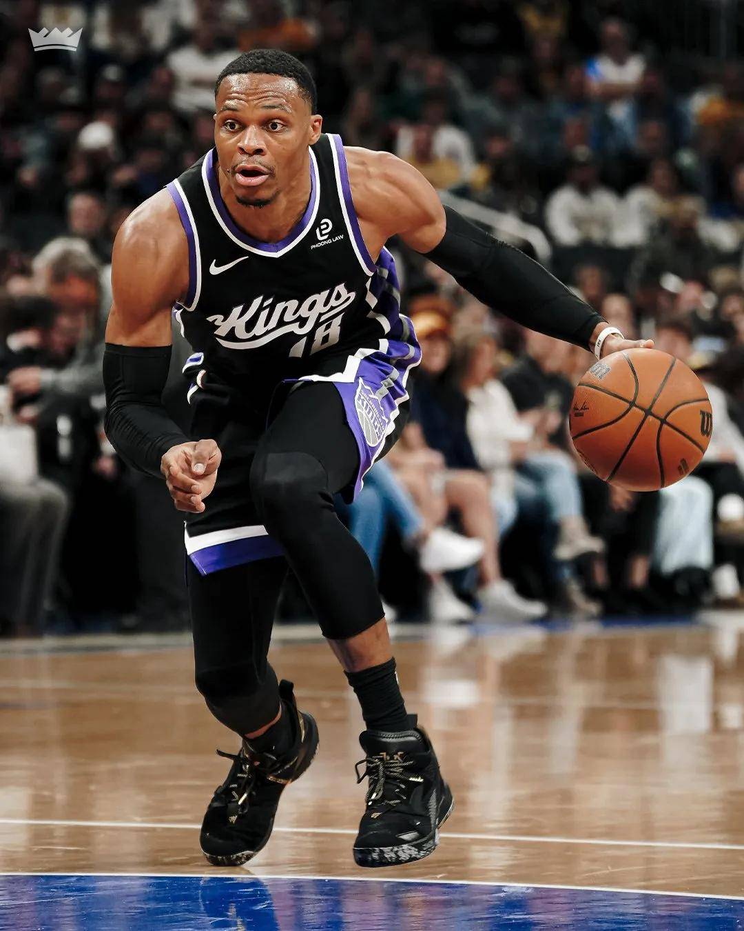 媒体人热议中足联颁奖：中超最佳教练怎能参考足协杯成绩？（中足联颁奖引媒体争议：评选中超最佳教练为何参考足协杯战绩？）