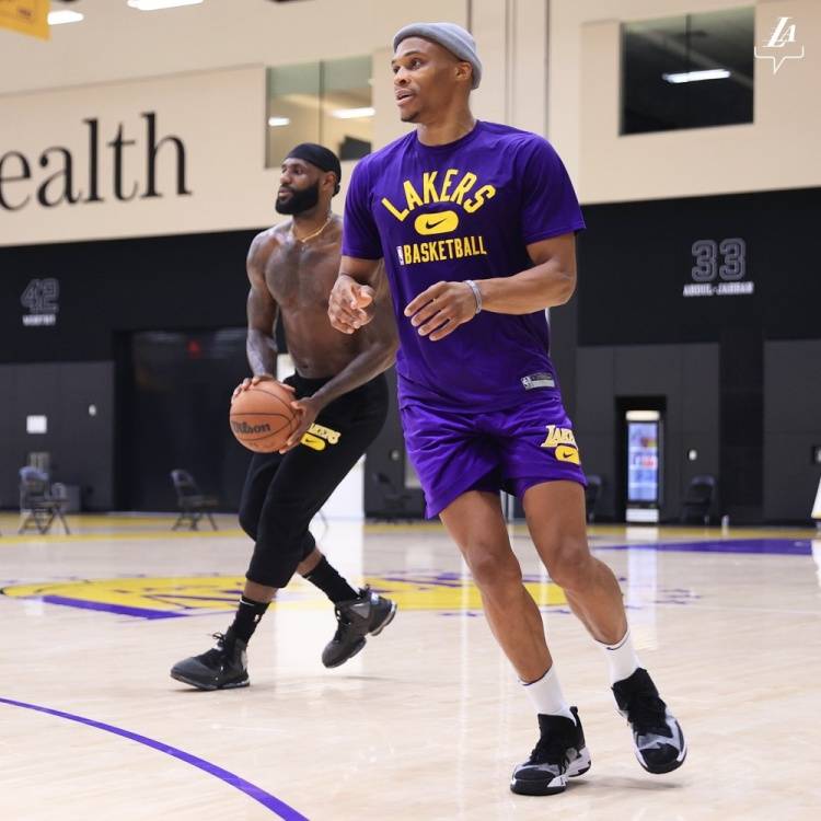 国米2-0拉齐奥全队评分：博尼8分，劳塔罗、齐沃7.5分（国米2-0拉齐奥赛后评分：博尼8分，劳塔罗与齐沃均为7.5分）