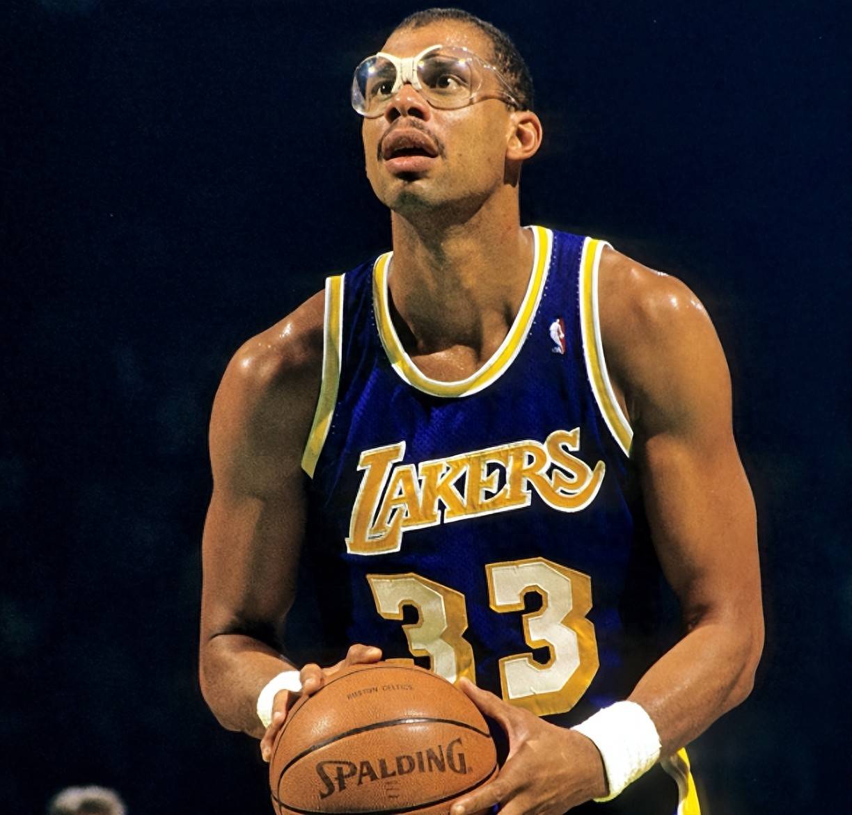 都体：热那亚有意签回佩林，德罗西寻求经验丰富的更衣室领袖（都体：热那亚考虑召回佩林，德罗西盼引进资深更衣室领袖）