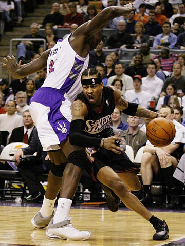 拉齐奥2-0卡利亚里，伊萨克森建功，扎卡尼锁定比分（拉齐奥2-0击败卡利亚里：伊萨克森先开纪录，扎卡尼锁定胜局）