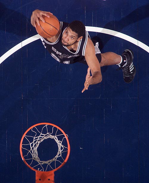 阿斯：皇马在伯纳乌45号门开设美食街区，汇聚超20家美食商户（阿斯：皇马在伯纳乌45号门打造美食街，集结20余家餐饮品牌）