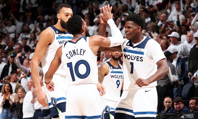 日本足协官方：铃木彩艳因伤缺席本月名单，野泽大志替补入选（日本足协宣布：铃木彩艳因伤无缘本月名单，野泽大志递补入选）