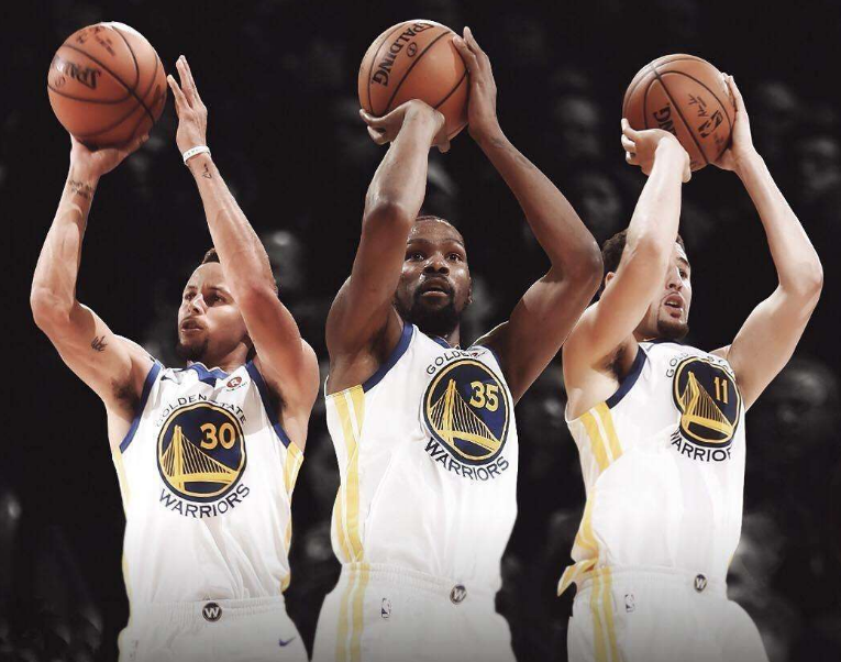 弗罗因德：冲击三冠王？现在不会讨论这个；在和于帕谈续约（弗罗因德：三冠暂不讨论，正与于帕进行续约谈判）