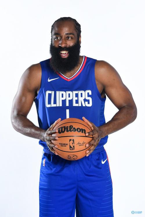 恩里克：法甲和其它联赛一样竞争激烈，球员状态起伏很正常（恩里克：法甲与其他联赛同样激烈，球员状态波动属常态）